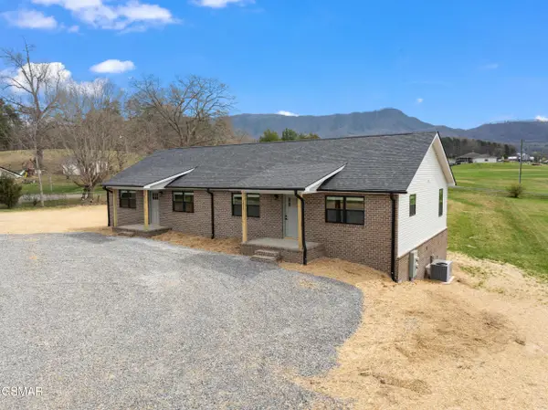 4317 Newport Highway, Dandridge, TN 37725