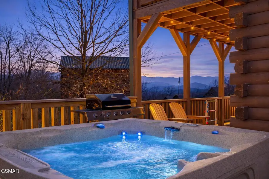 2039 Oakmont Drive, Sevierville, TN 37876 - #2