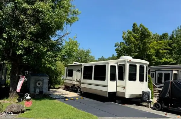 4229 E Parkway #165, Gatlinburg, TN 37738