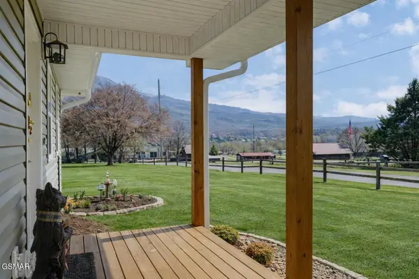 3138 Laurelwood Lane, Sevierville, TN 37862