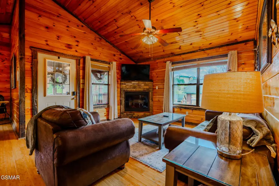 921 Mcmakin Way, Pigeon Forge, TN 37863 - #3