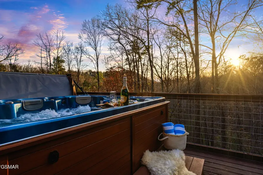 3239 Cove Creek Way, Sevierville, TN 37862 - #3