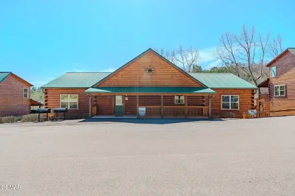 825 String Run Way Street, Pigeon Forge, TN 37863