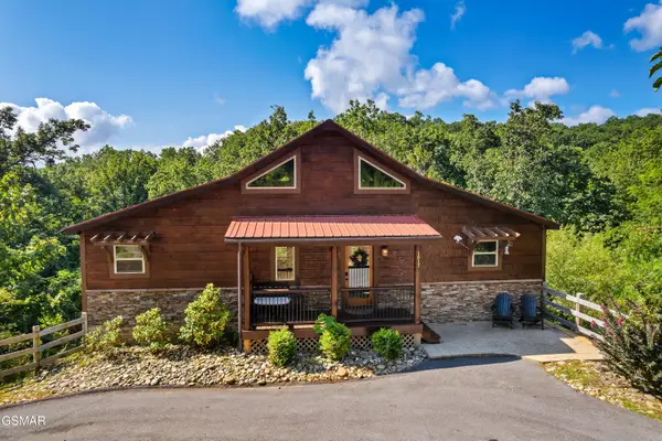 1017 Wiley Oakley Drive, Gatlinburg, TN 37738