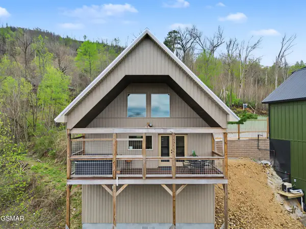 223 Chimney Tops Way, Gatlinburg, TN 37738