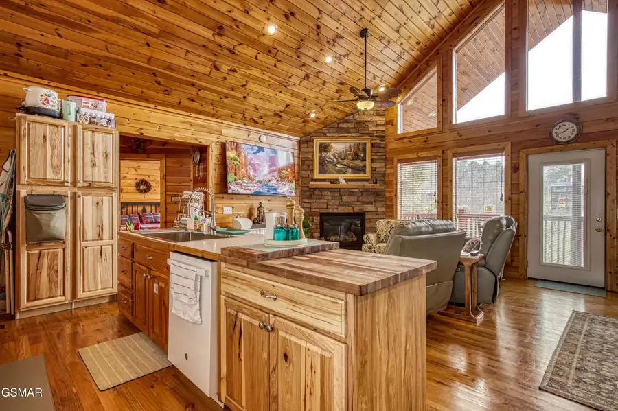 2716 Knights Lane, Sevierville, TN 37862 - #3