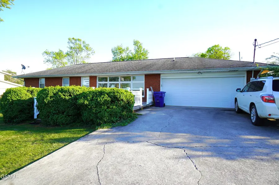 418 Buckingham Drive, Jefferson City, TN 37760 - #2