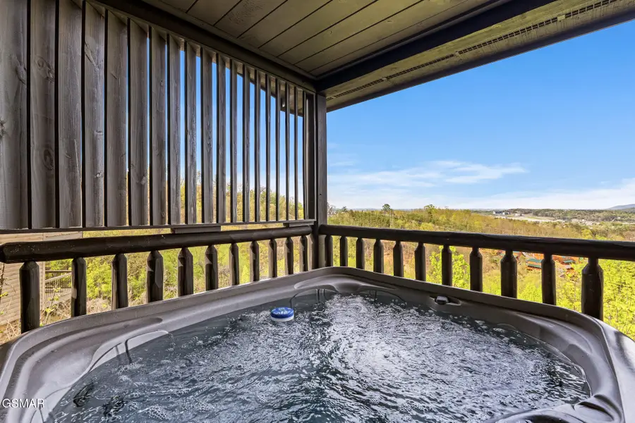 808 Peak Loop Way, Pigeon Forge, TN 37862 - #3