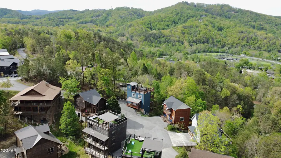 419 Stone Ridge Way, Pigeon Forge, TN 37863 - #3