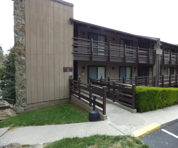 1081 Cove Road #APT 821, Sevierville, TN 37876