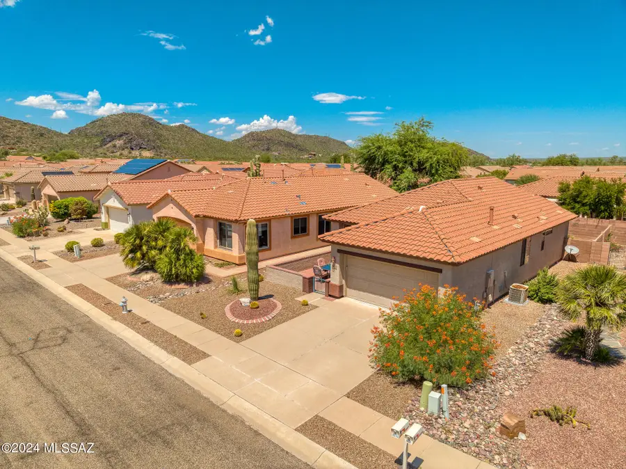 9513 N Twinkling Shadows, Tucson, AZ 85743 - #3