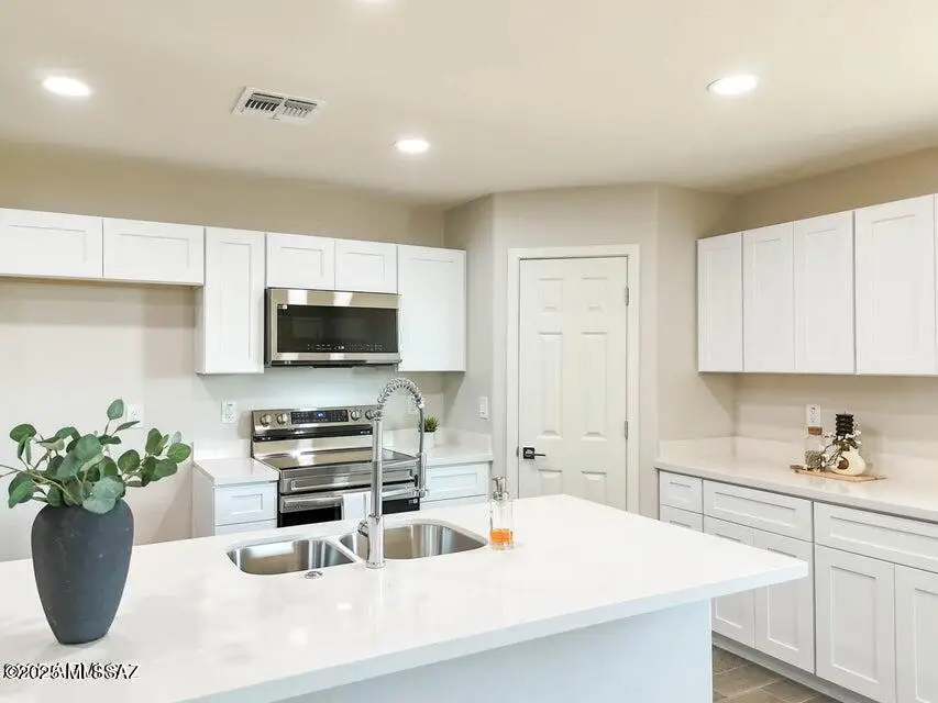 15438 S Overfield, Arizona City, AZ 85123 - Image #1