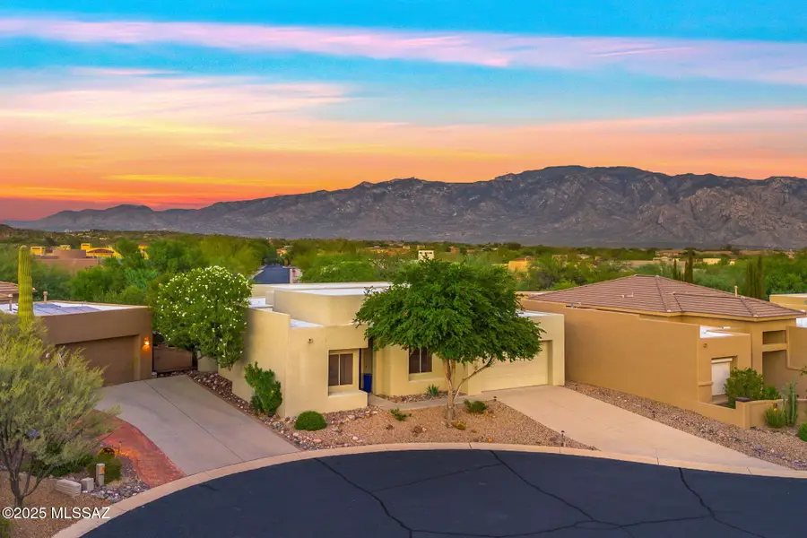 13856 N Maxfli Drive, Oro Valley, AZ 85755 - Image #2