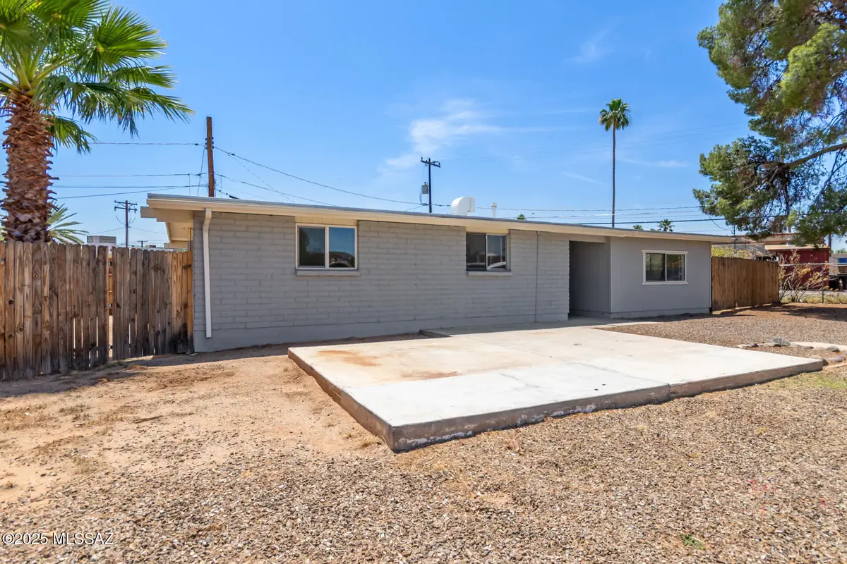 30 N Avenida De La Madero, Tucson, AZ 85710 - Image #1