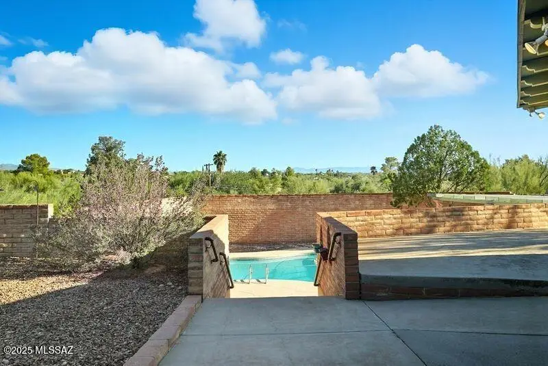 5850 N Campbell Avenue, Tucson, AZ 85718 - Image #2