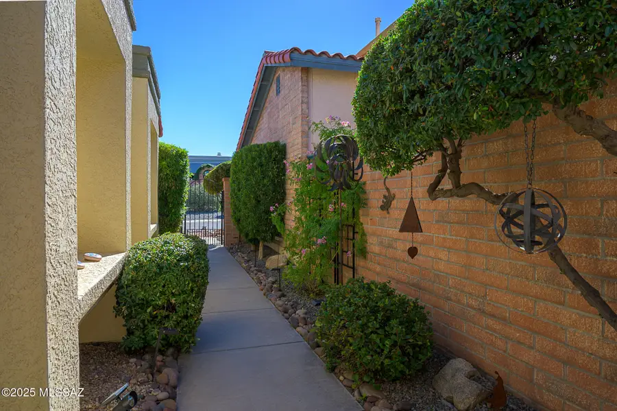 1622 W Vuelta Salvatierra, Green Valley, AZ 85622 - Image #2