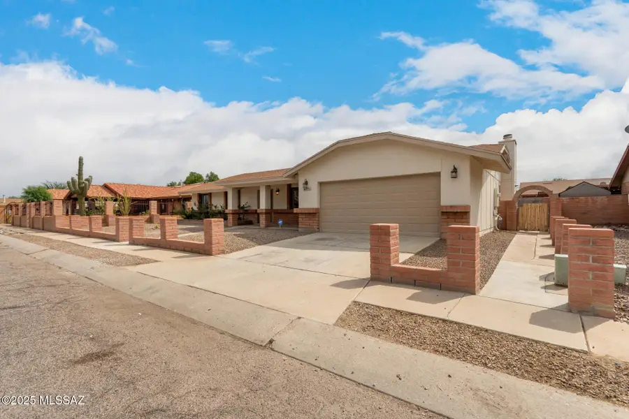 1731 W Newhall Drive, Tucson, AZ 85746 - Image #2