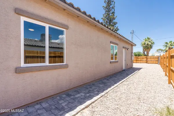 4205 N 16th Place, Tucson, AZ 85705