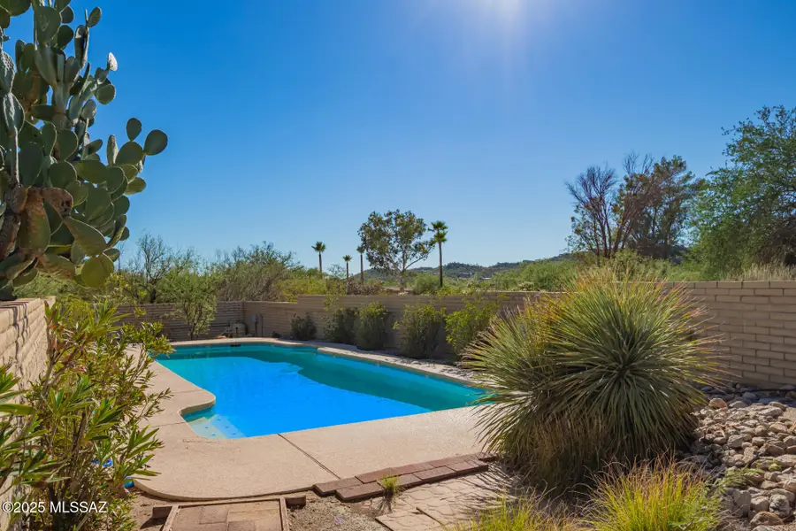 8881 E Saddleback Drive, Tucson, AZ 85749 - Image #3