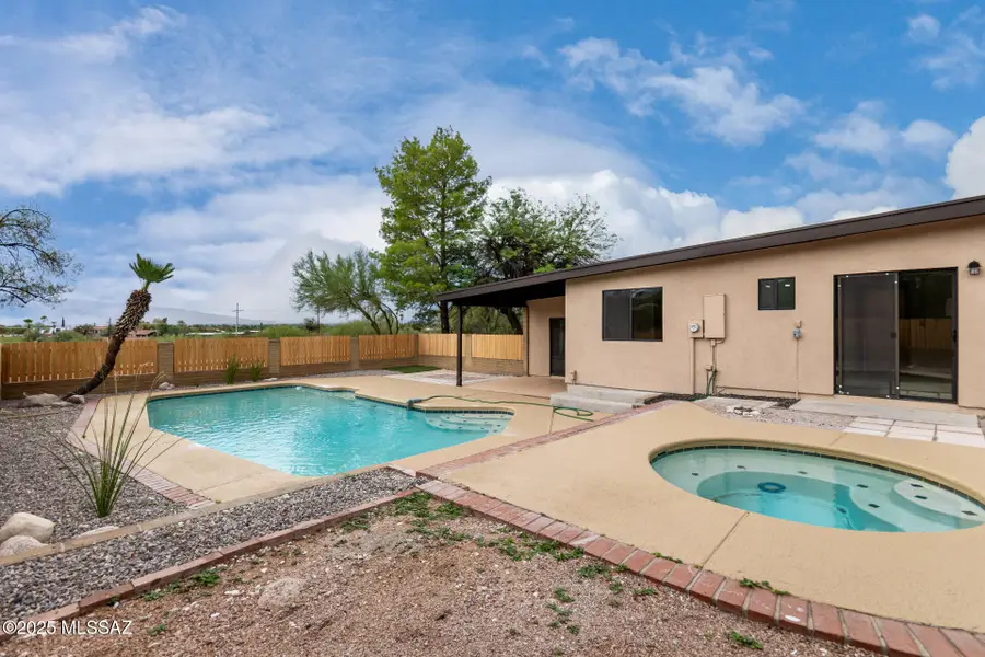 3650 N Four Winds Drive, Tucson, AZ 85750 - Image #2