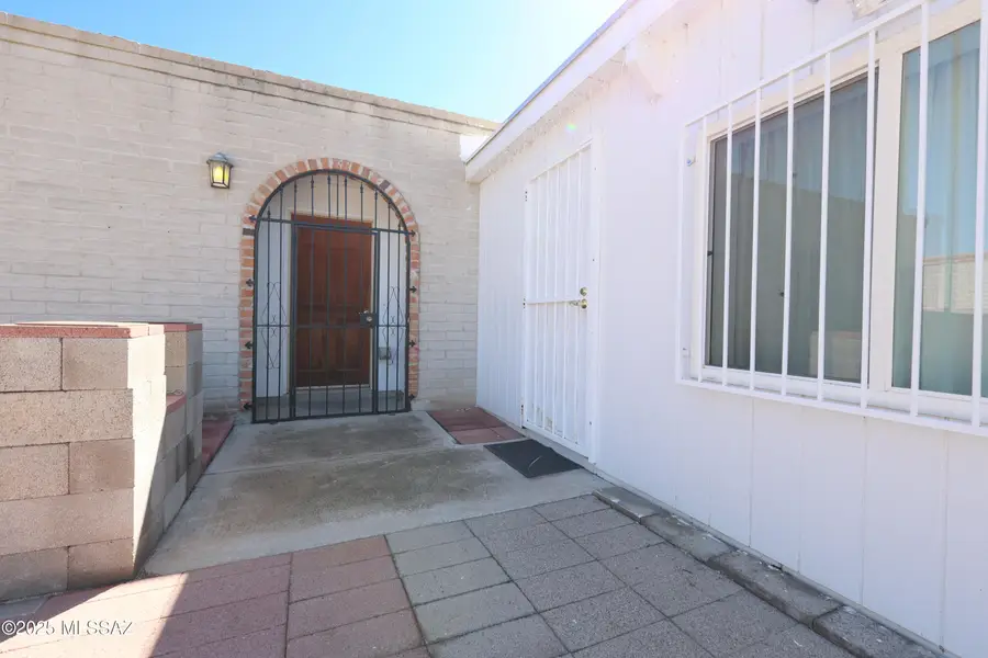 532 N Chalet Avenue, Tucson, AZ 85748 - Image #2