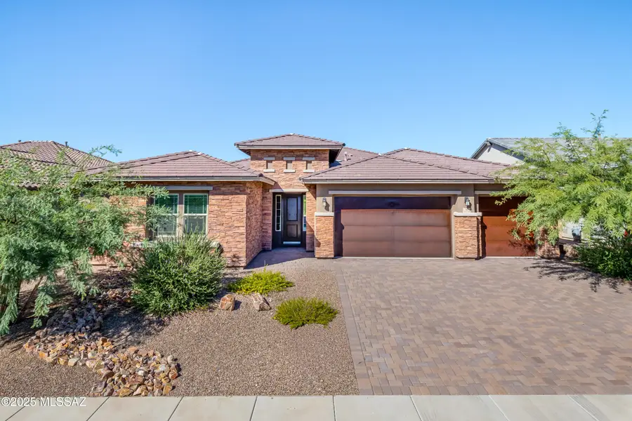 13711 N Hidden Springs, Oro Valley, AZ 85755 - Image #2