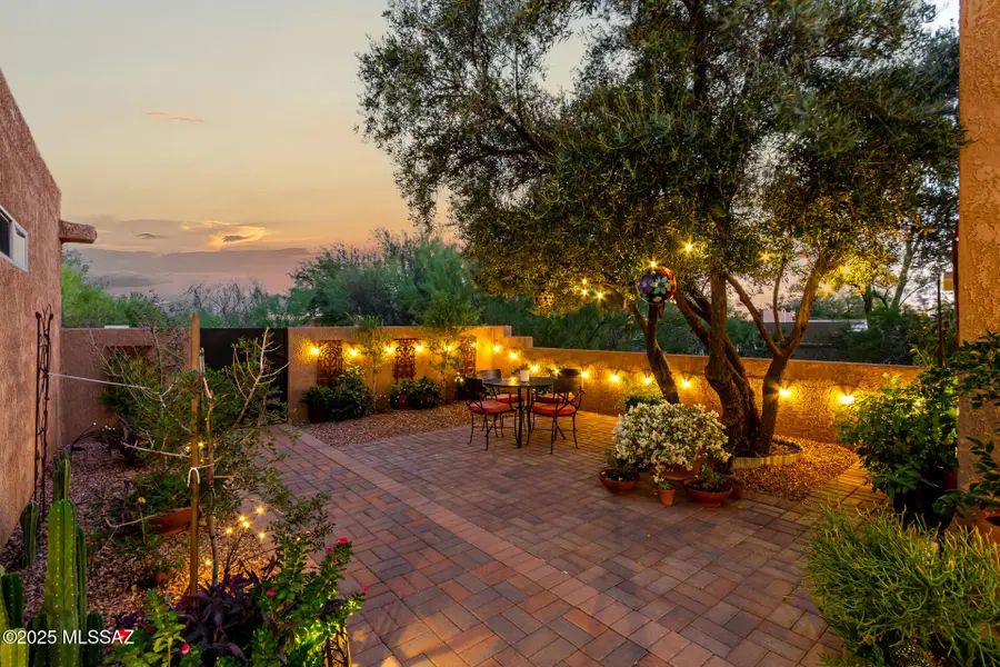 6601 N Foothills Drive, Tucson, AZ 85718 - Image #2