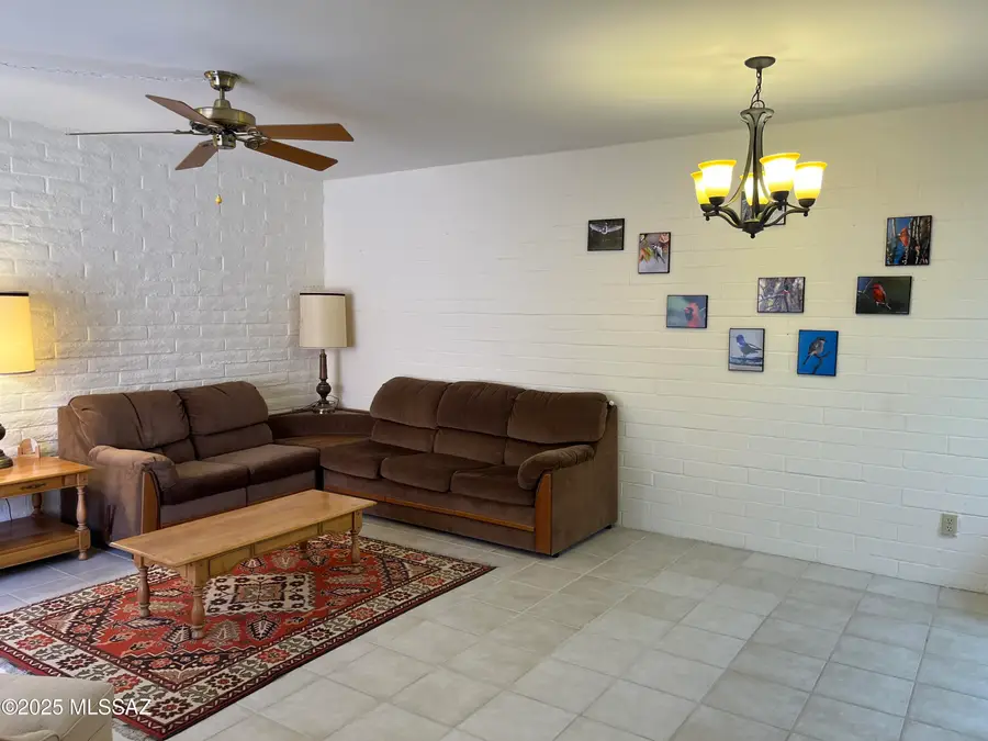 243 N Calle Del Diablo, Green Valley, AZ 85614 - Image #2