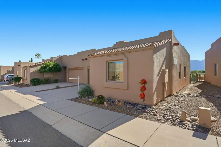 3749 S Camino Del Golfista, Green Valley, AZ 85614 - Image #2