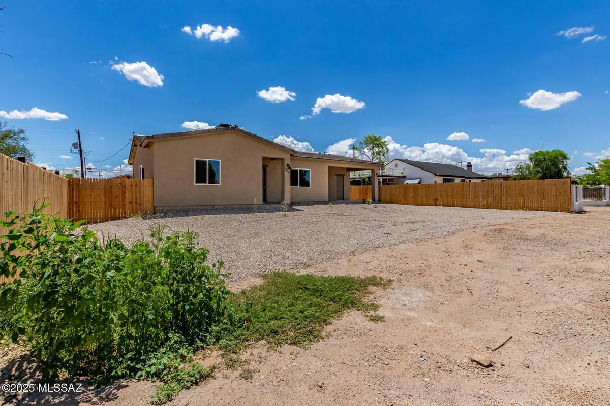 2821 W Roadrunner Road, Tucson, AZ 85746 - Image #1