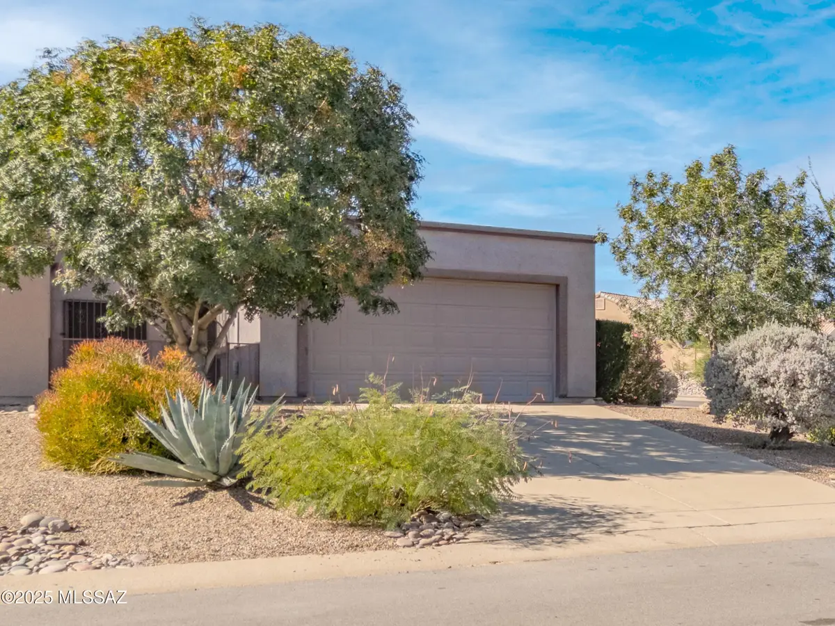 1813 N Rio Yaqui, Green Valley, AZ 85614 - Image #1