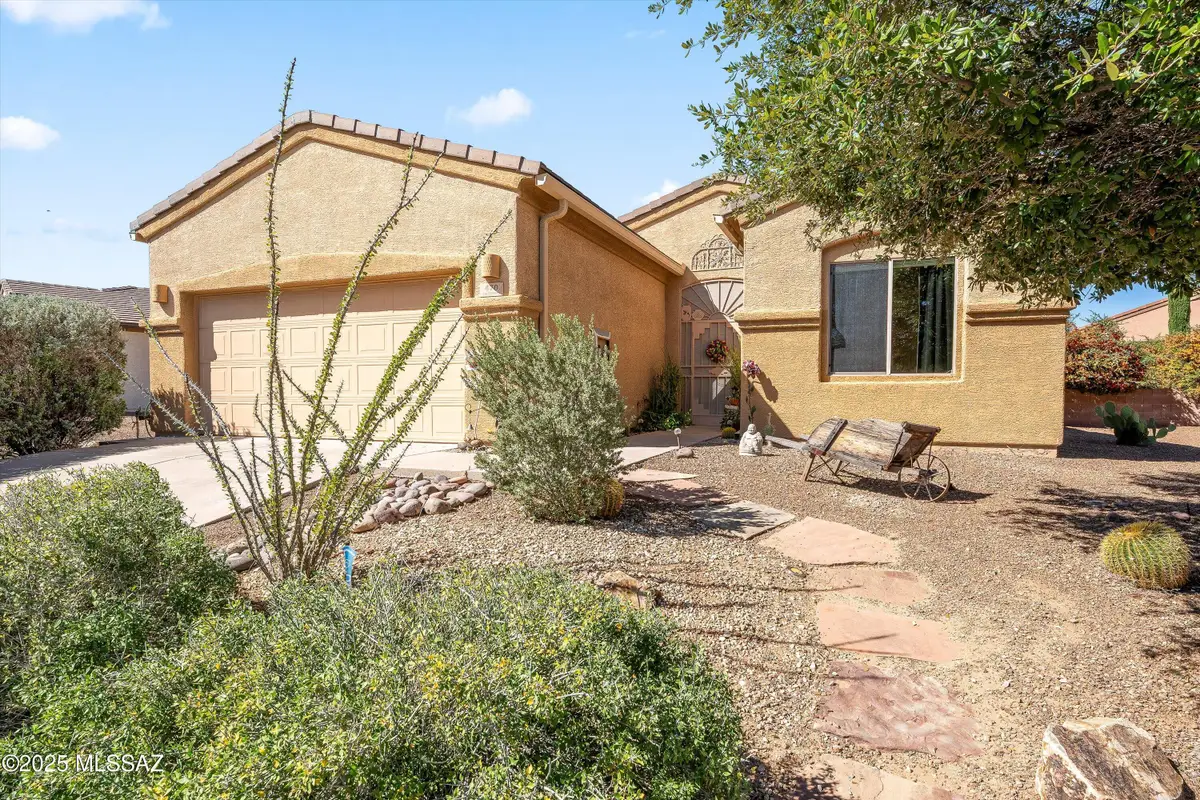 470 W Calle Artistica, Green Valley, AZ 85614 - Image #1