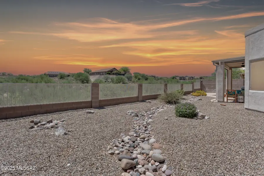 11871 N Potosi Point Drive, Tucson, AZ 85737 - Image #2
