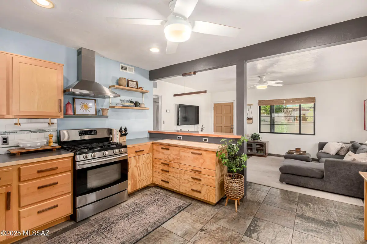 924 N Bryant Avenue, Tucson, AZ 85711 - Image #1