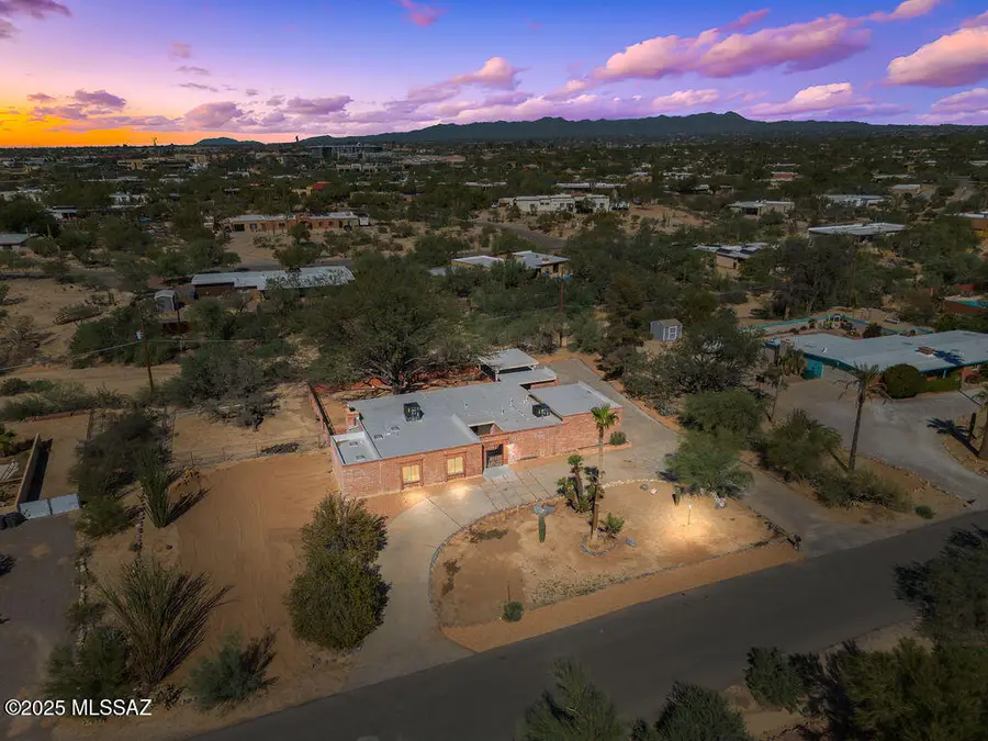 6965 N Magic Lane, Tucson, AZ 85704 - Image #2