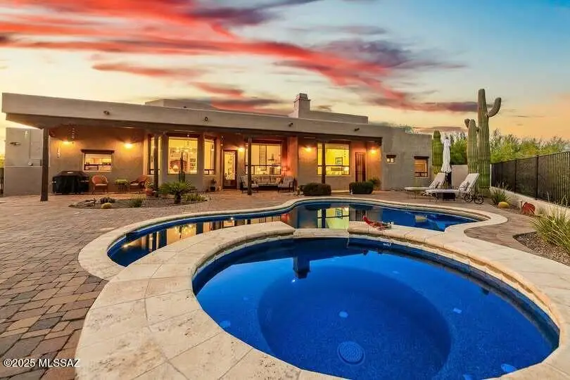 766 W Silver Eagle Court, Oro Valley, AZ 85755 - Image #2