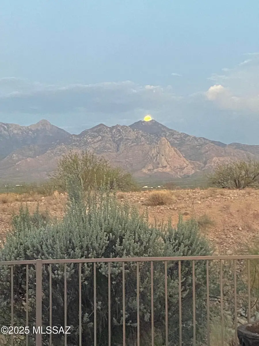 5901 S Painted Canyon Drive, Green Valley, AZ 85622 - Image #3