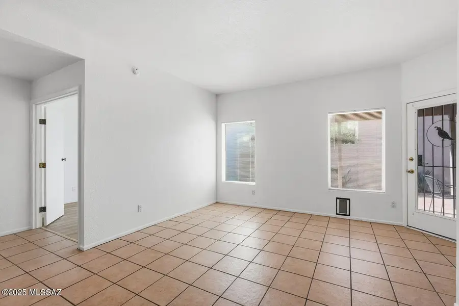 5565 N Sapphire Drive, Tucson, AZ 85750 - Image #2