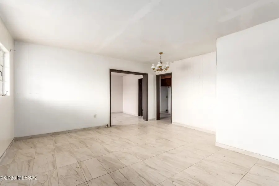 418 E Roger Road, Tucson, AZ 85705 - Image #3