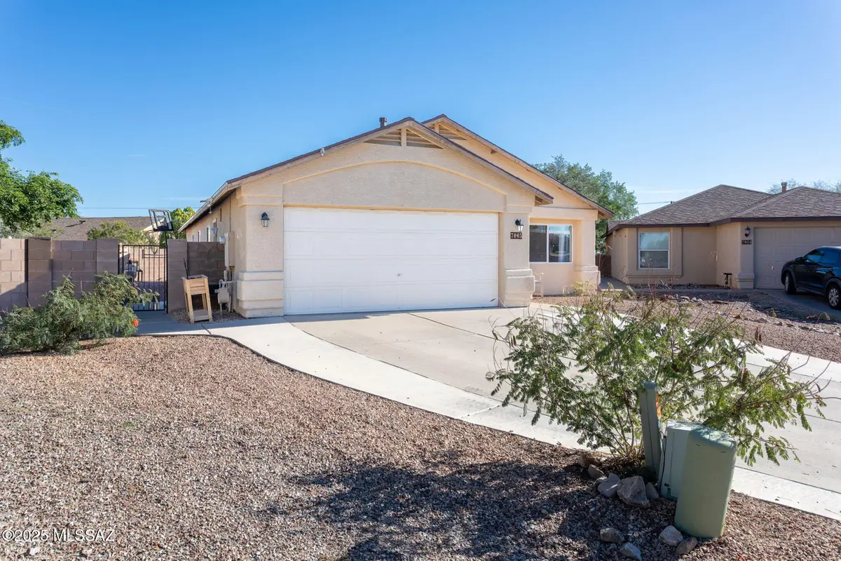 7045 E Fighting Falcon Place, Tucson, AZ 85730 - Image #1