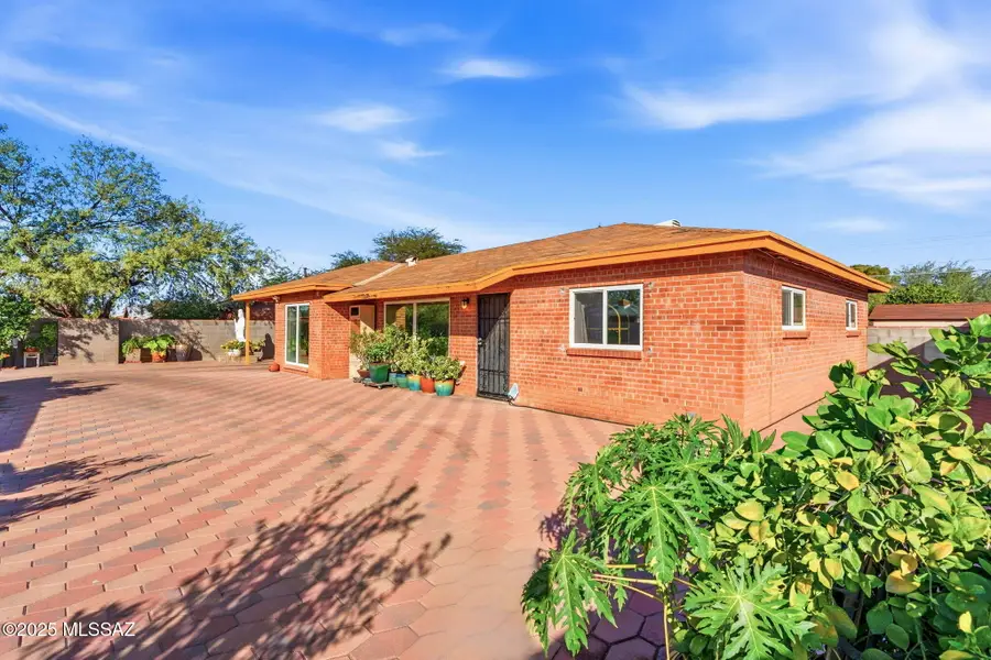 6349 E Julia Street, Tucson, AZ 85710 - Image #2
