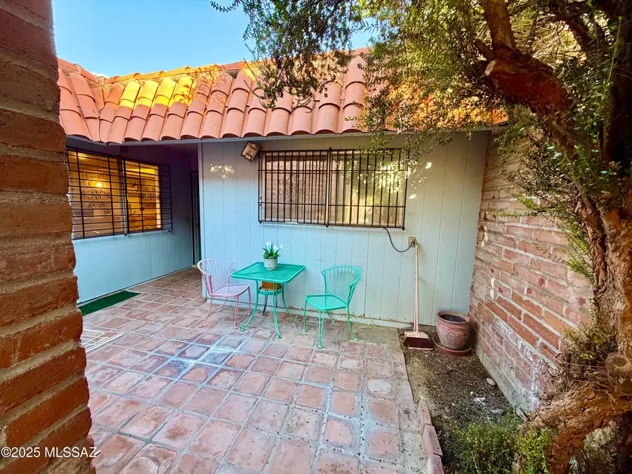4202 N Limberlost Place, Tucson, AZ 85705 - Image #2