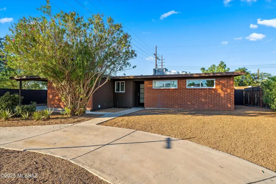 7901 E Winnepeg Drive, Tucson, AZ 85730 - Image #2