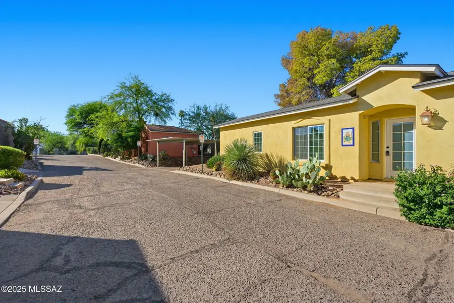 2925 N Adelaide Farms Place, Tucson, AZ 85719 - Image #2