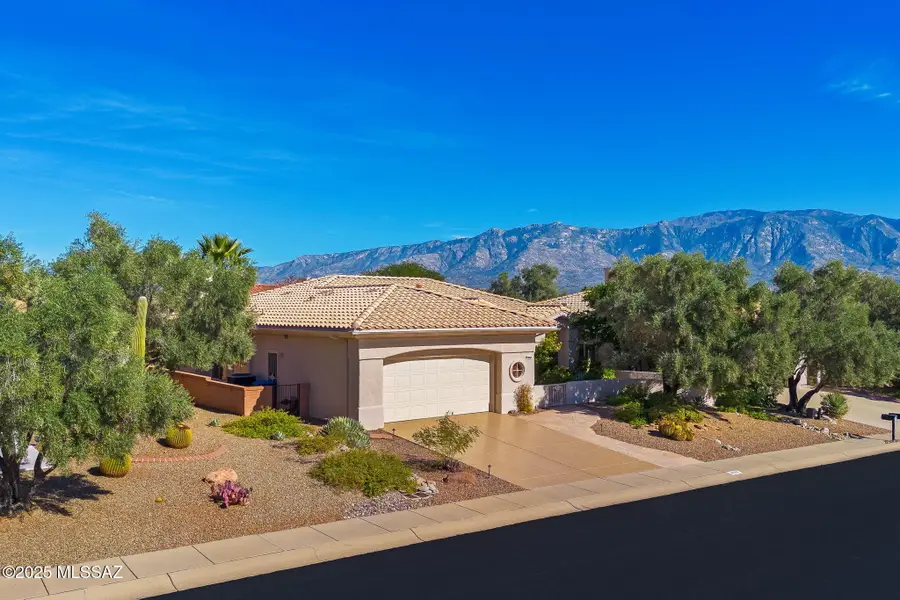 14686 N Lost Arrow Drive, Oro Valley, AZ 85755 - Image #2