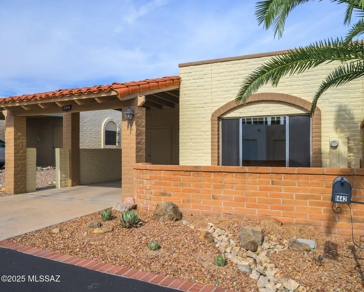 1442 W Calle Mendoza, Green Valley, AZ 85622 - Image #1