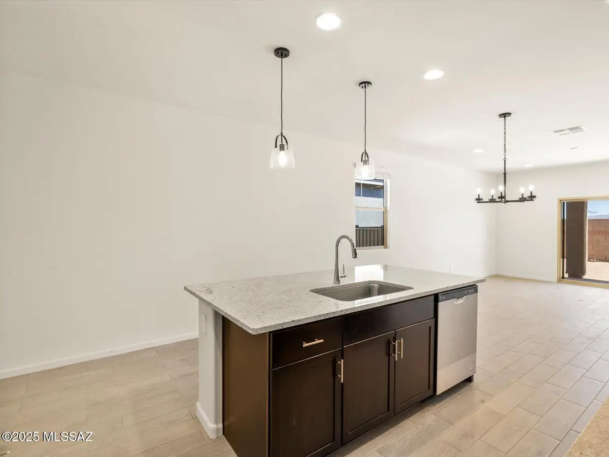 6933 W Sweetshade Lane, Tucson, AZ 85757 - Image #1