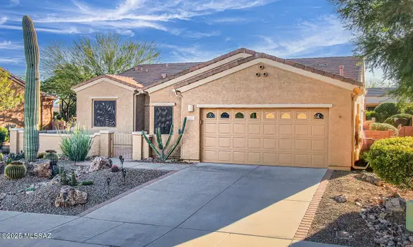 917 W Bosch Drive, Green Valley, AZ 85614
