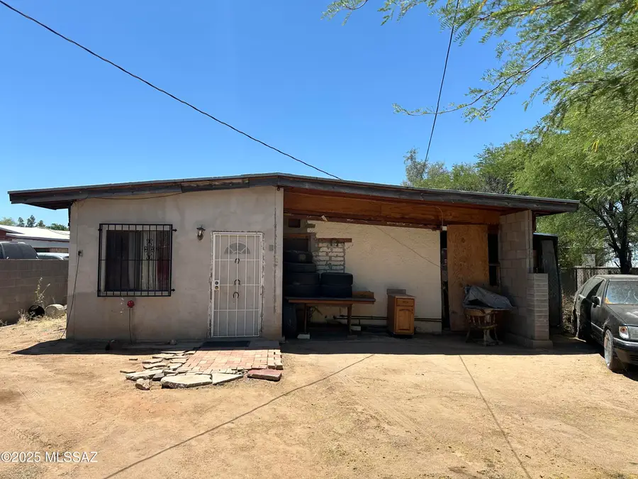 426 E Blacklidge Drive, Tucson, AZ 85705 - Image #2