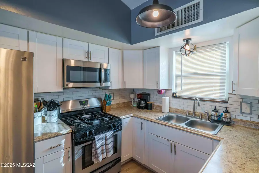 7111 S Camino Libertad, Tucson, AZ 85746 - Image #2